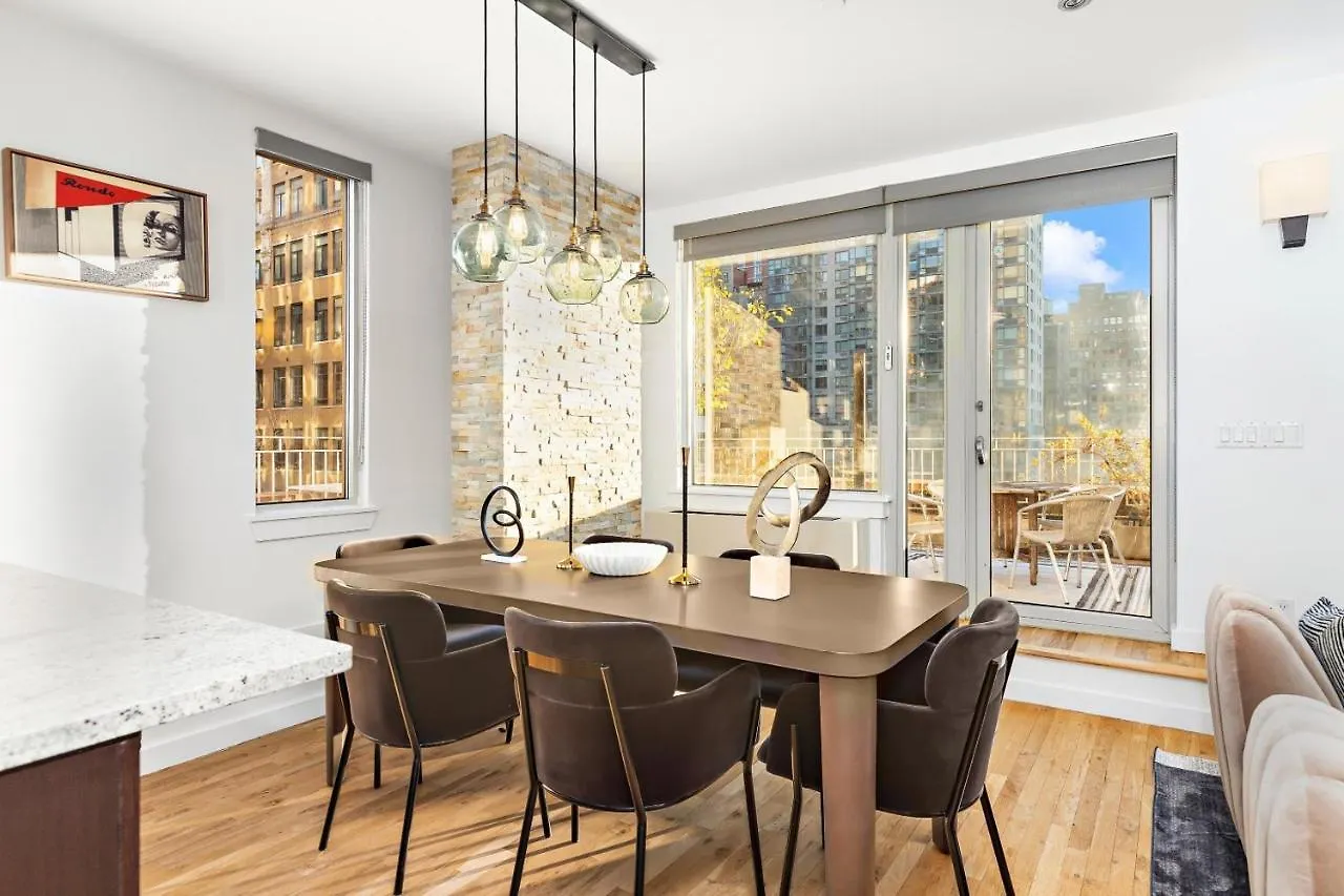 Luxurious 4 Bedroom Penthouse New York 0*,