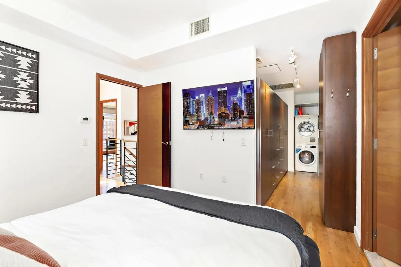 Luxurious 4 Bedroom Penthouse New York 0*,